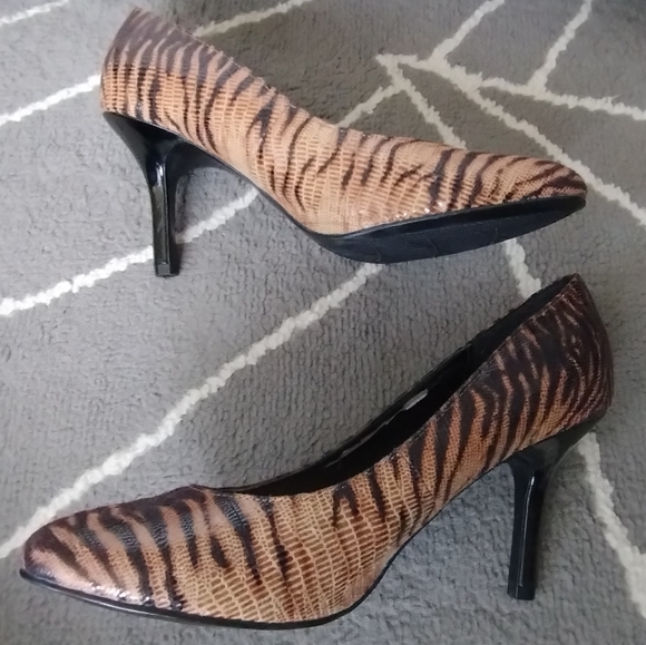 Animal Print/Tiger Print Heels " Tiffany "by Impo👠 - Picture 3 of 16